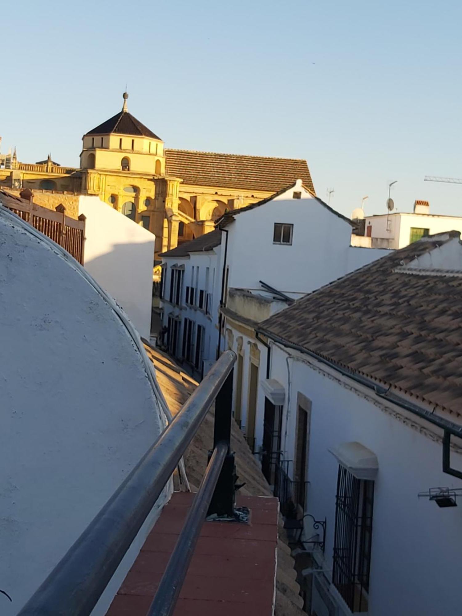 A 20 Metros De La MEZQUITA CATEDRAL ,APARTAMENTOS TURISTICO CESPEDES 5 Córdoba Quarto foto