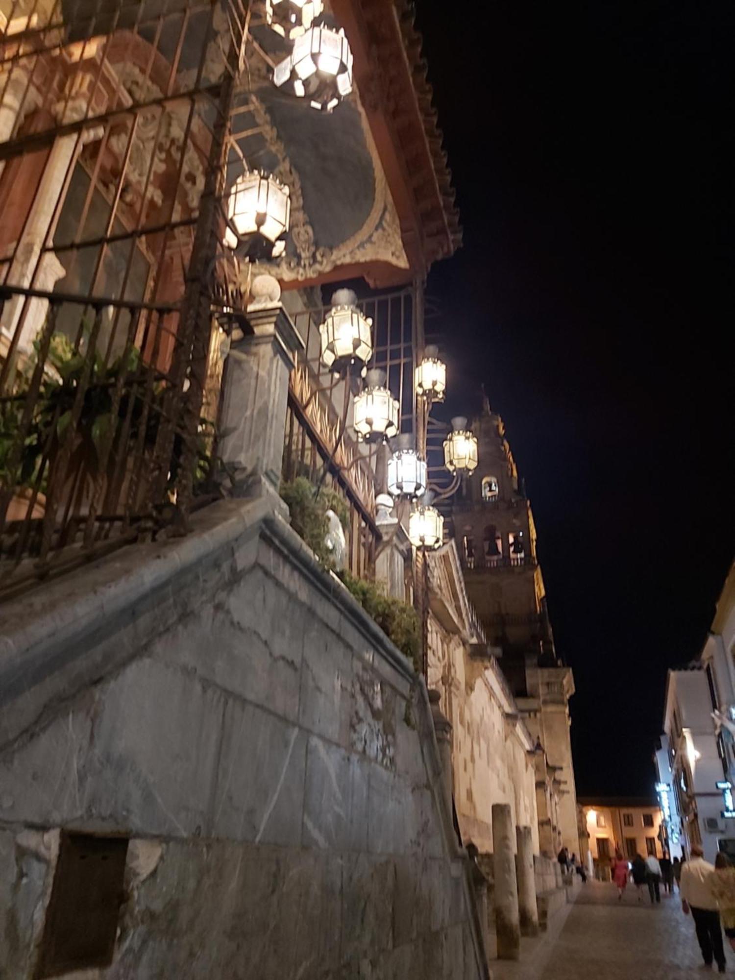 A 20 Metros De La MEZQUITA CATEDRAL ,APARTAMENTOS TURISTICO CESPEDES 5 Córdoba Quarto foto
