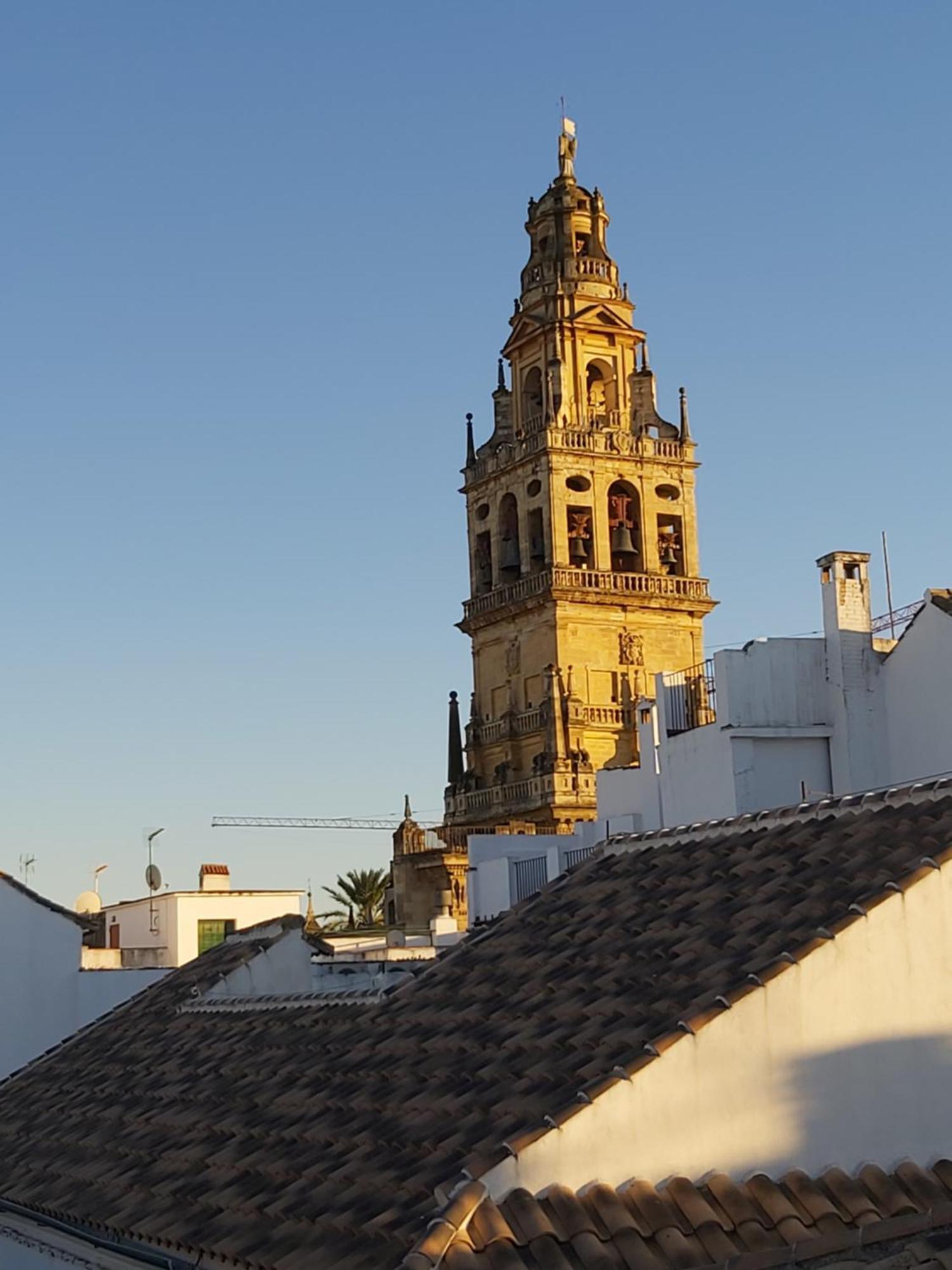 A 20 Metros De La MEZQUITA CATEDRAL ,APARTAMENTOS TURISTICO CESPEDES 5 Córdoba Quarto foto